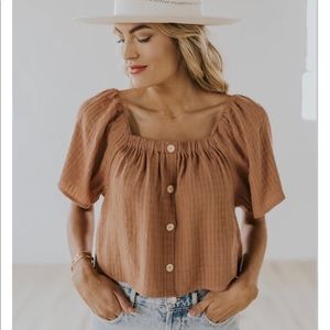 Rylee + Cru brown linen button down crop top with flowy sleeves. Size XL